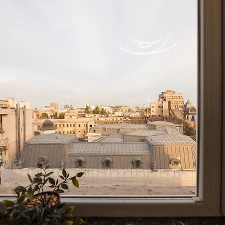 Royalty With Views On Calea Victoriei