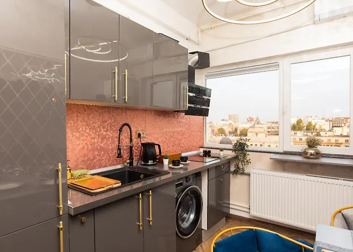 Royalty With Views On Calea Victoriei * Bucareste