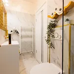 Royalty With Views On Calea Victoriei *