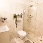 아파트 Royalty With Views On Calea Victoriei 부쿠레슈티