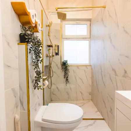 Royalty With Views On Calea Victoriei * בוקרשט