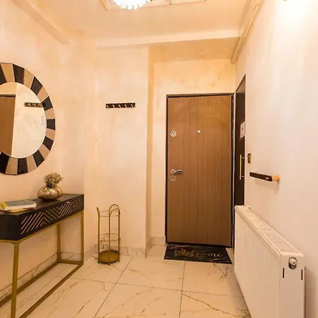 Royalty With Views On Calea Victoriei Apartment