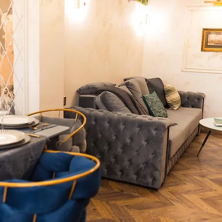 Daire Royalty With Views On Calea Victoriei