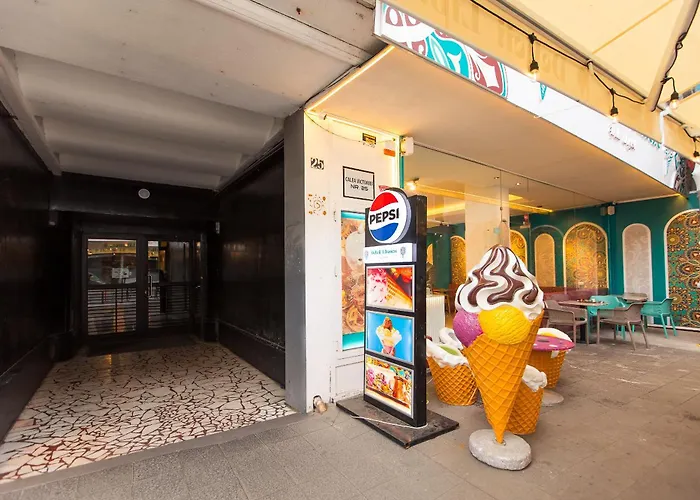 Royalty With Views On Calea Victoriei * Bukarest